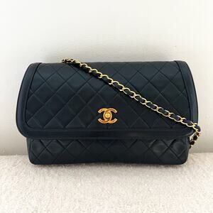 Authentic Vintage CHANEL Black Lambskin  Single Flap Bag